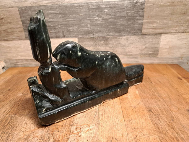 Soapstone Carved Sculpture dans Art et objets de collection  à Ville de Montréal - Image 3