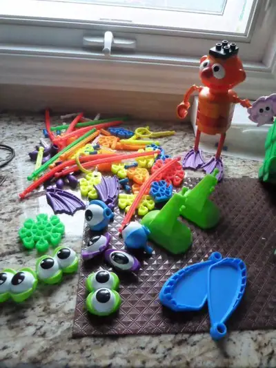 Kid’s kinex Elmo with several other sets (90 pieces in all) $35 Prices are firm. Downtown, Ottawa