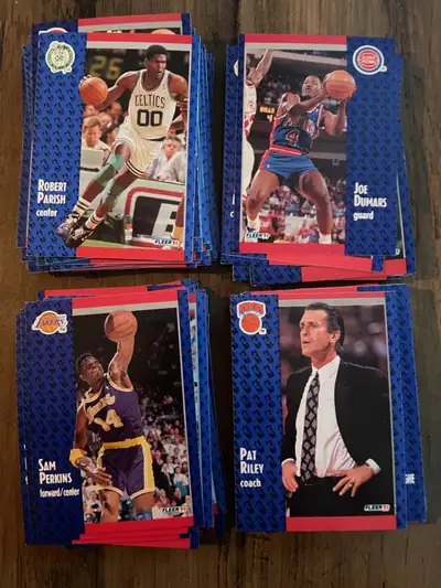 Lot de 138 cartes de basketball NBA 1991-92 Fleer Environnement sans animaux ni fumée. Si vous voyez...