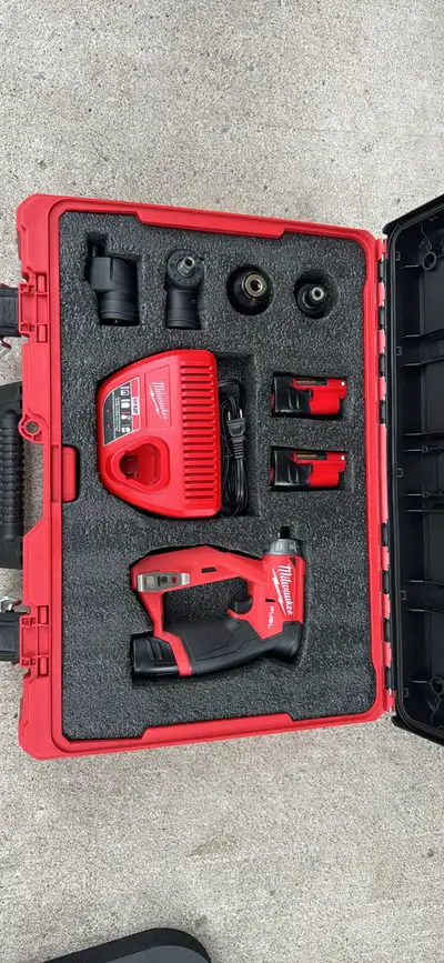  Milwaukee 12 V multihead drill , View more