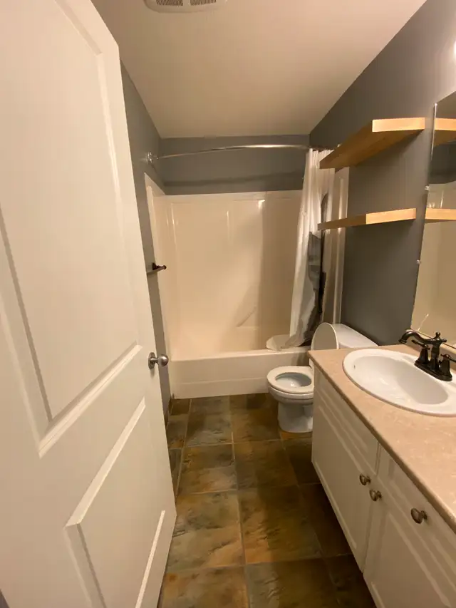 3 Bedroom, 2 Bathroom Home in Pineview Valley in Long Term Rentals in Kamloops - Image 6
