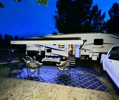 2018 Open Range Ultra Light 5th Wheel Camper. - A spacious and well-maintained RV perfect for family...