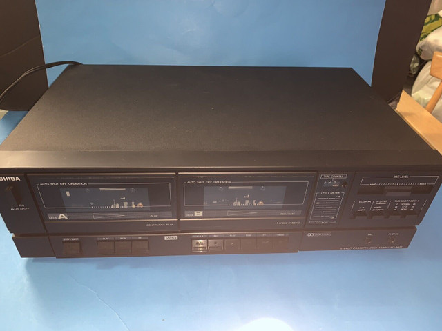 Vintage 80s TOSHIBA STEREO CASSETTE DECK PC-5827 $45 in Arts & Collectibles in Markham / York Region - Image 2