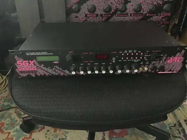Art sgx2000 preamp with midi controller in Guitars in Ottawa - Image 2