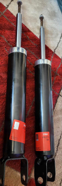 2011 - 2015 JEEP GRAND CHEROKEE LOAD LEVELLING SHOCKS