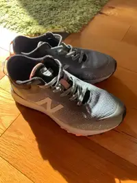 New Balance running shoes size 2 (20 cm) girl