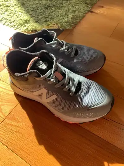 New Balance running shoes size 2 (20 cm) girl, View more