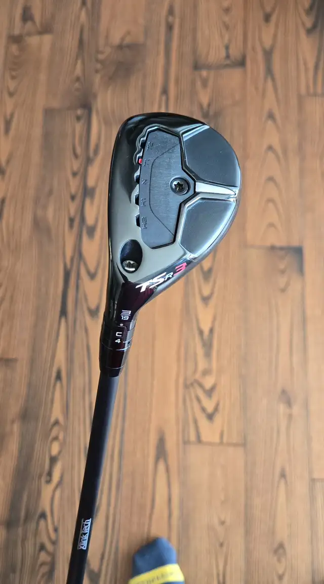Titleist TSR3 Hybrid in Golf in Belleville - Image 5