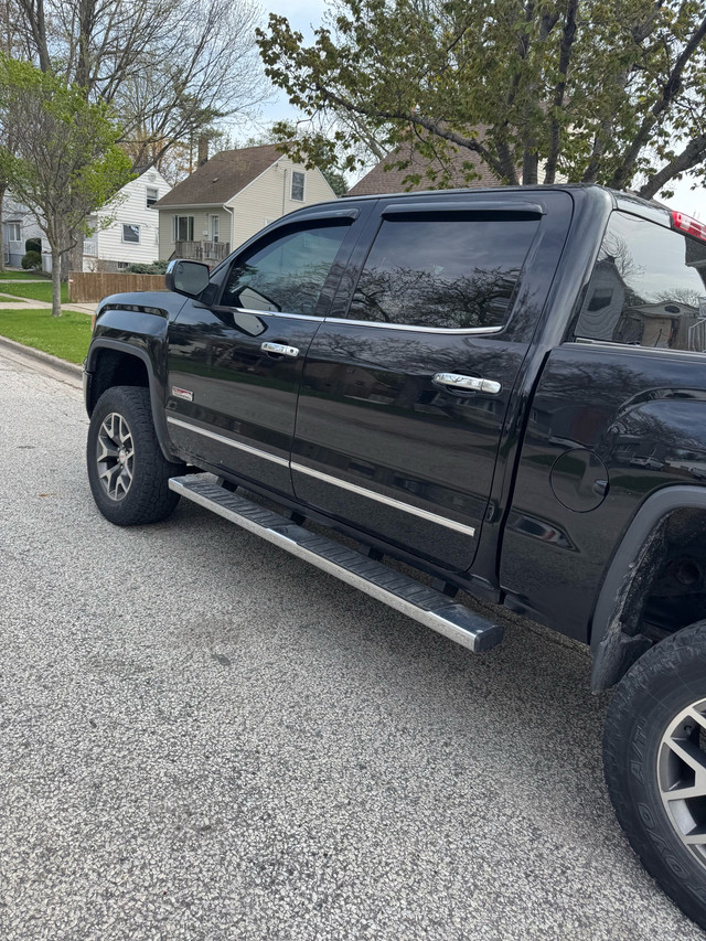 2014 GMC Sierra, Lifted - AS-IS in Cars & Trucks in Sarnia - Image 2