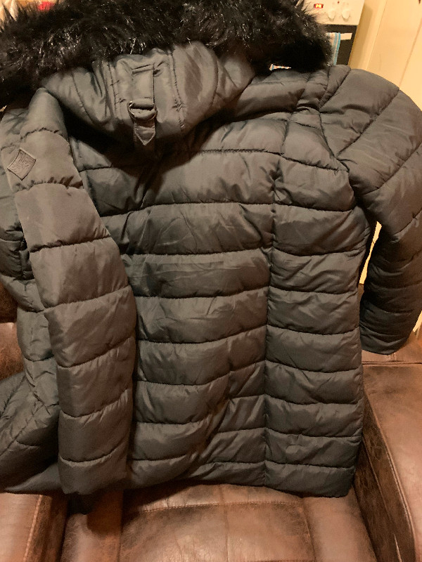 Steve Madden winter coat xl in Women's - Tops & Outerwear in Thunder Bay - Image 2