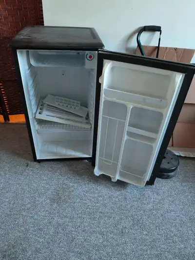 Small fridge in good working condition. Only used 2 times. Cash only.