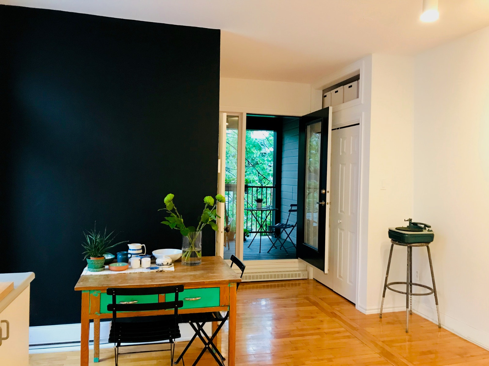 Chambre à louer meublée/Apt. to Share -PLATEAU-MONT-ROYAL — photo 3