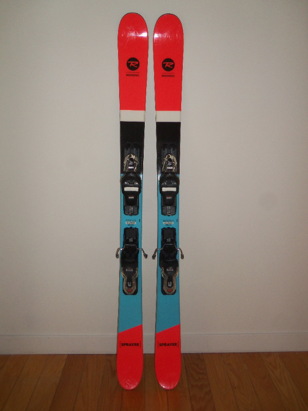 Ski alpin TWIN TIP rossignol 138 cm fixes adulte dans Ski  à Granby