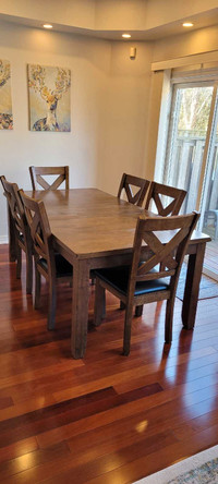Extendable Dining table with 6 chairs from the Brick