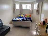 Room available, move in right now away! Female accommodation.