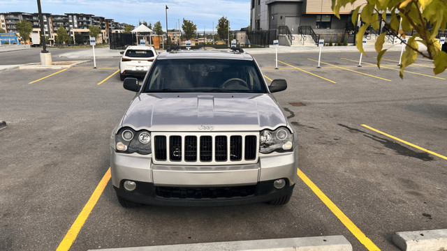 2010 Jeep Grand Cherokee North Edition V6 in Cars & Trucks in Calgary - Image 2