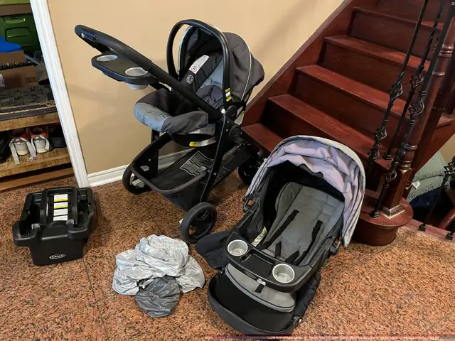 Graco stroller . Reversible seat .Car seat with base in Strollers, Carriers & Car Seats in Markham / York Region - Image 6