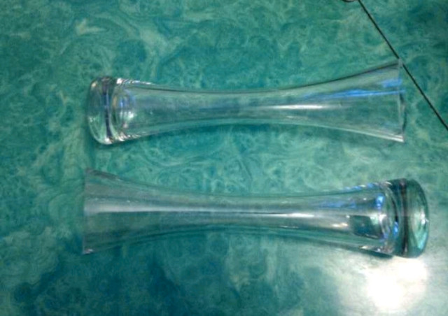 2 Matching Glass Vases in Other in Oakville / Halton Region - Image 2