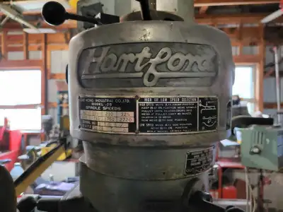 Hartford Model-2S manual vertical milling machine. Great working condition, still hooked up and can...