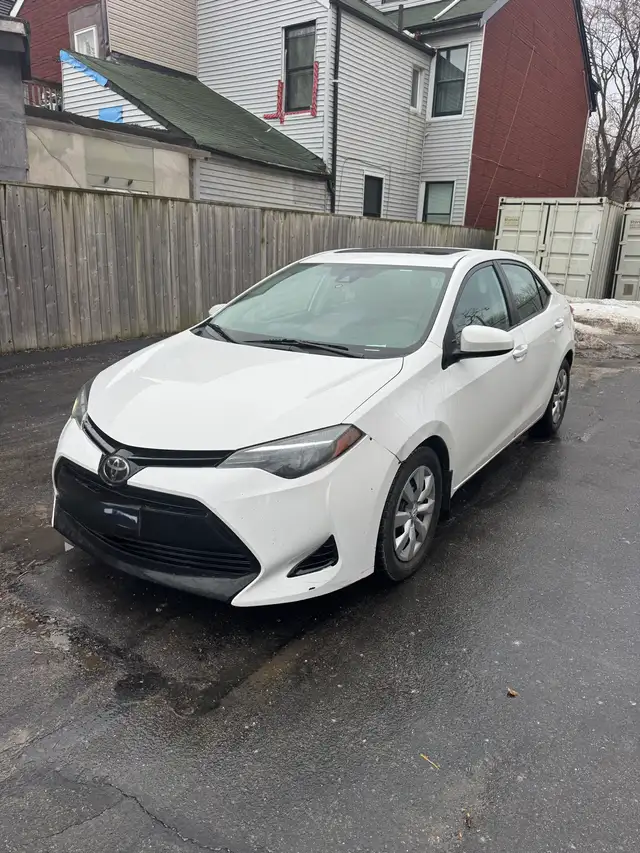 2018 Toyota Corolla LE (Upgraded Version)565626310744483841