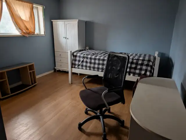 big room big window avail APR. 1ST utilities included , kelowna