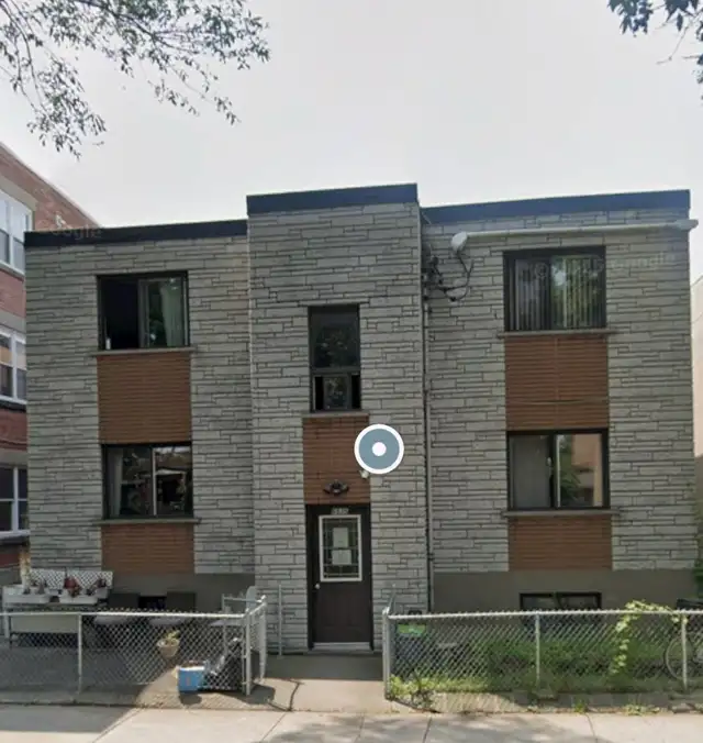 2-1/2 near Metro Monk for rent