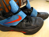 Size 8 Nike KD 4's