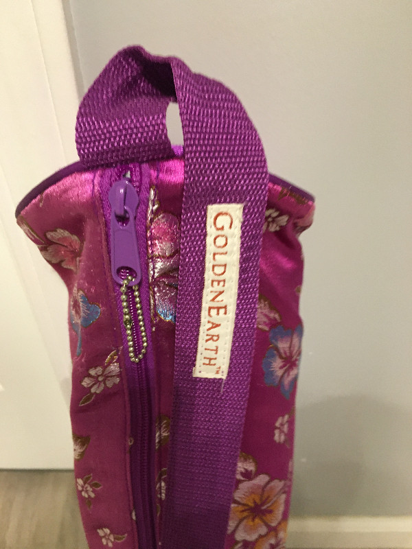 Yoga mat with carry bag (purple mat) floral carrying bag (used) in Other in Mississauga / Peel Region - Image 3
