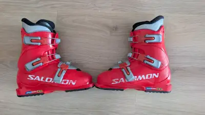 Salomon Youth Ski Boots - Size 6 (39), View more