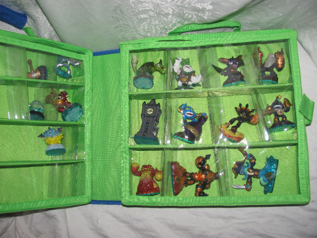 Skylanders Swap Force Set of 16 Figures, Large Storage Case in Toys & Games in Ottawa - Image 4