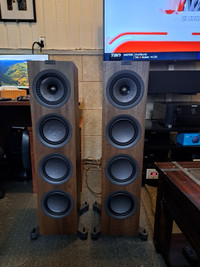 Kef Q750 Floorstanding Loudspeaker Walnut. $400