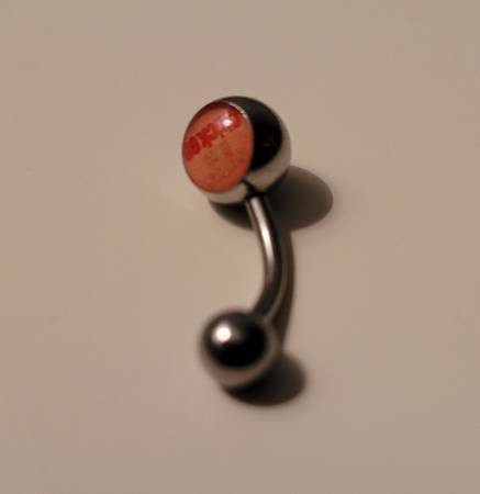 Belly Button Naval Ring - Excellent Condition in Jewellery & Watches in Burnaby/New Westminster - Image 2