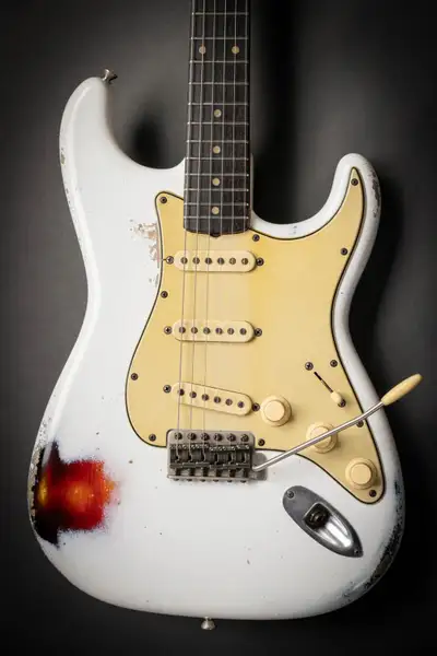 M.B. Guitars (Mike Bowes) '62 Strat, View more