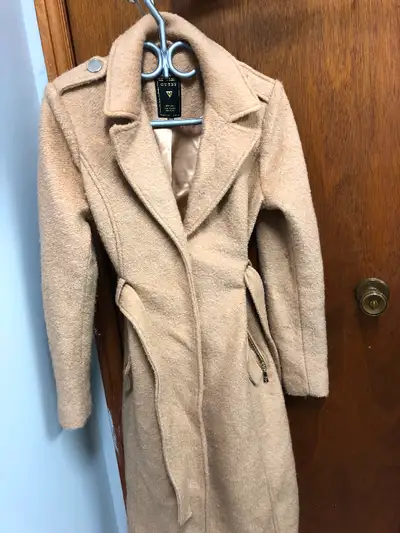 WOMENS GUESS Brand Winter Coat. Size M. Colour - Beige Excellent Condition. Asking Price $80 Pet Fre...