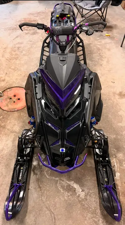 2023 Polaris boost 850 165 khaos slash…..Snow check $14,900 with out the extras or $18000obo as it s...