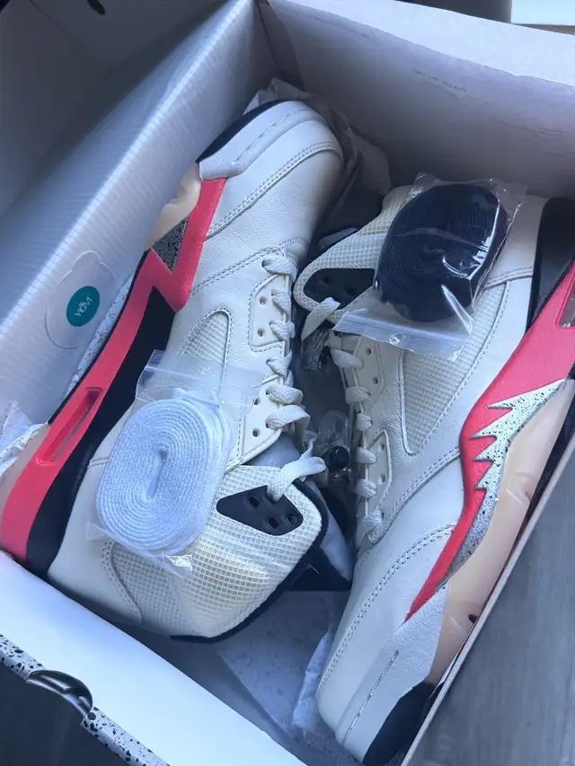 air Jordan 5 Retro in Men's Shoes in City of Montréal - Image 3