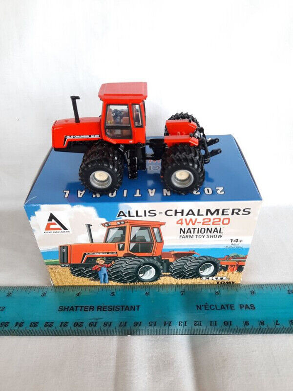 1/64 allis chalmers 4w-220 toy tractor for sale  