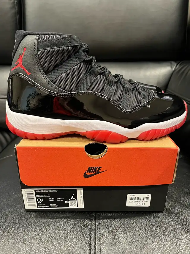 Air Jordan 11 Retro • Playoff / Bred • Size 9.5 in Men's Shoes in City of Toronto - Image 4