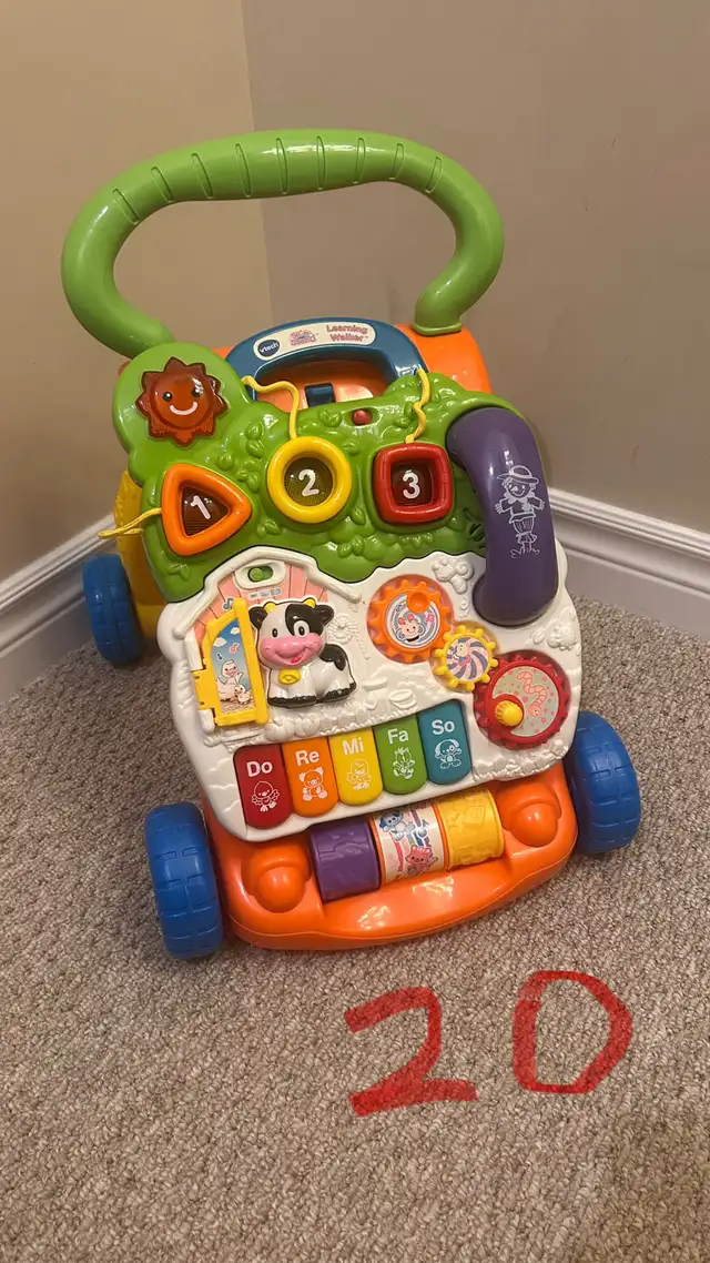 Kid toy with music & walker in Toys in Ottawa - Image 5