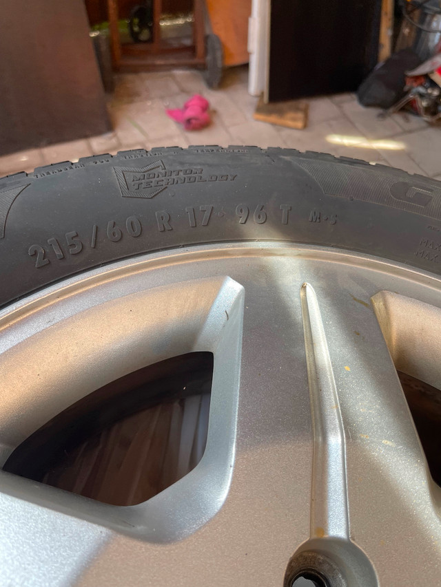 4 pneus d’étè à vendre 17 pouce avec mags original dodge dans Pneus et jantes  à Ville de Montréal - Image 3