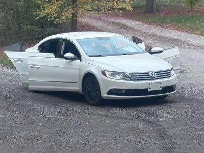 SAFETY CERTIFIED 2013 VOLKSWAGEN CC R - LINE ( RARE VERSION ) ( SAFTIED ) LOW KM ( 200k ) CLEAN CARF...