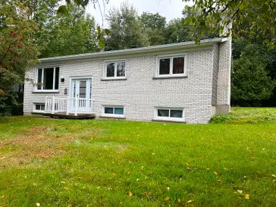 Maison à louer pour vos vacances à Magog, View more