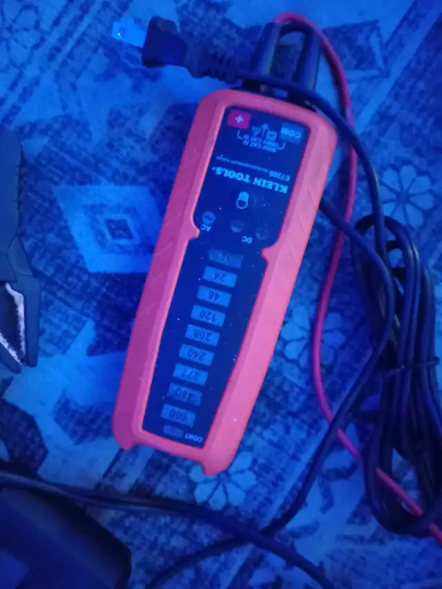 Electronic voltage tester 414907414600765440