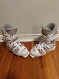 Roxy Ski Boots size 20.0
