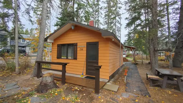 COZY CABIN FOR RENT