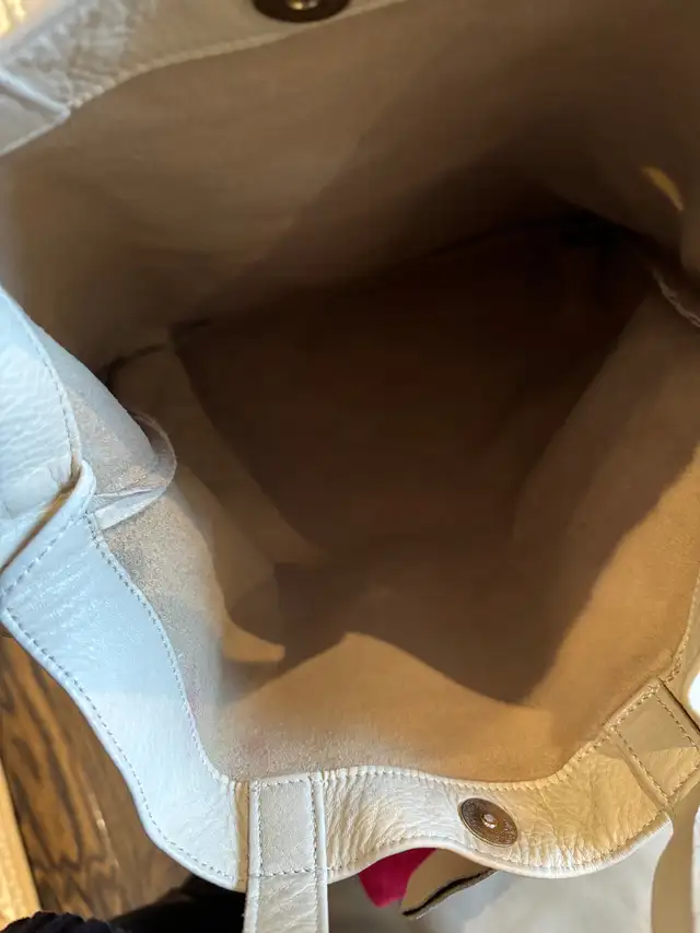 Valentino bag Leather  bow in Women's - Bags & Wallets in City of Toronto - Image 10