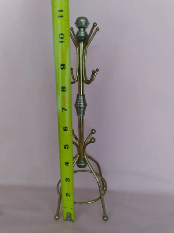 Vintage Pair of Bras Coat Hangers for Key & Jewelry in Arts & Collectibles in Barrie - Image 4