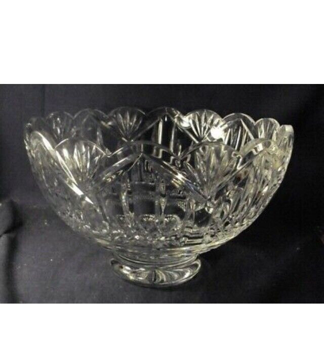 Large Crystal Bowl in Kitchen & Dining Wares in Winnipeg