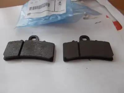 plaquettes de freins avant pour moto BMW 34118414429 2021 BMW-Motorrad C 400 GT 2021 BMW-Motorrad C...