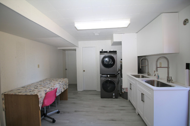 Next to mall and transit - one bedrooms with ensuite bathroom in Long Term Rentals in Burnaby/New Westminster